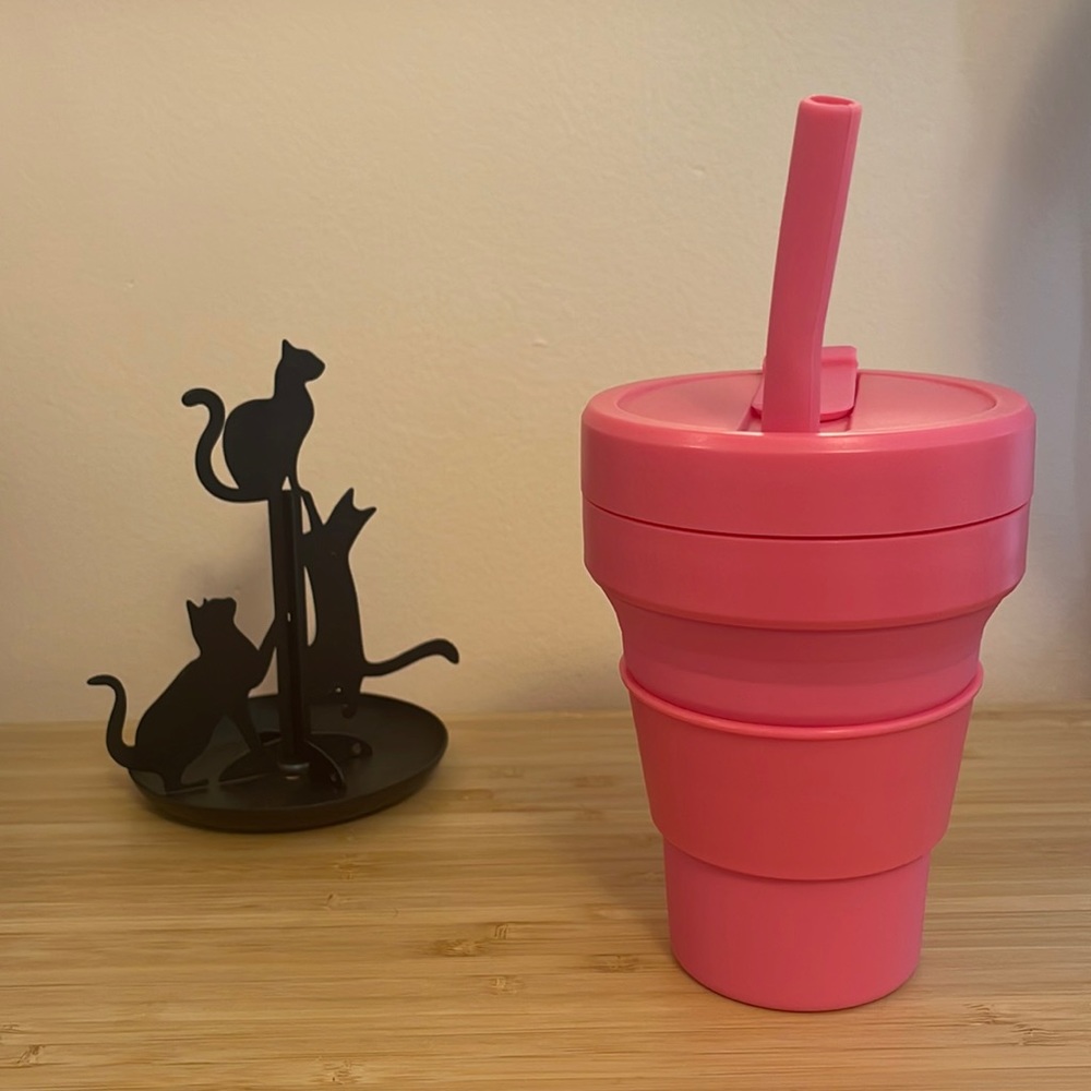 16 oz Stojo pink collapsible cup with straw